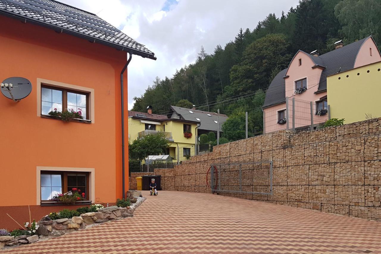 Apartments Kalyn 乌帕河畔斯沃博达 外观 照片